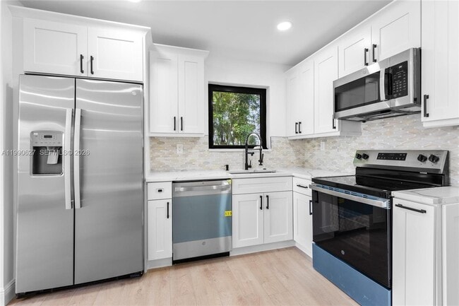 14171 SW 37th Ct in Davie, FL - Foto de edificio - Building Photo