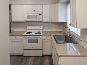 322-324 Williams St in Independence, OR - Building Photo - Building Photo