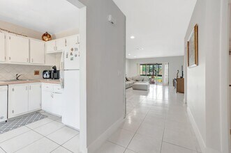 21214 Lago Cir in Boca Raton, FL - Building Photo - Building Photo