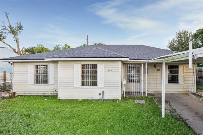 property at 7119 Long Point Rd