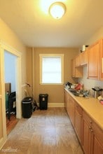 5 Sherborn Ct-Unit -Apt 6 in Medford, MA - Building Photo - Building Photo