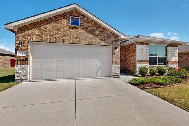 1213 Pacifica Trail in Cleburne, TX - Building Photo - Building Photo
