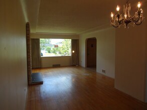 2510 W King Edward Ave in Vancouver, BC - Building Photo - Building Photo