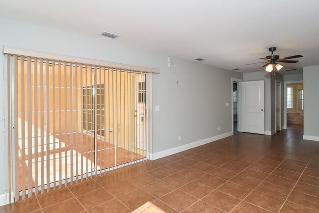 610 Williams Ave in Lehigh Acres, FL - Building Photo - Building Photo