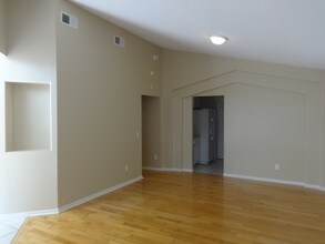 1040 Pineview Ct in Apopka, FL - Foto de edificio - Building Photo