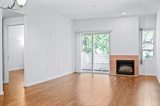 4620 Vista Del Monte Ave in Los Angeles, CA - Building Photo - Building Photo