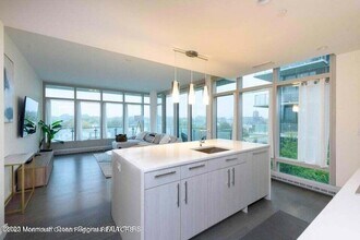 15 Morris Ave, Unit 301 in Long Branch, NJ - Building Photo - Building Photo