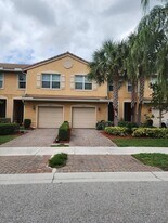 5816 Monterra Club Dr in Greenacres, FL - Building Photo