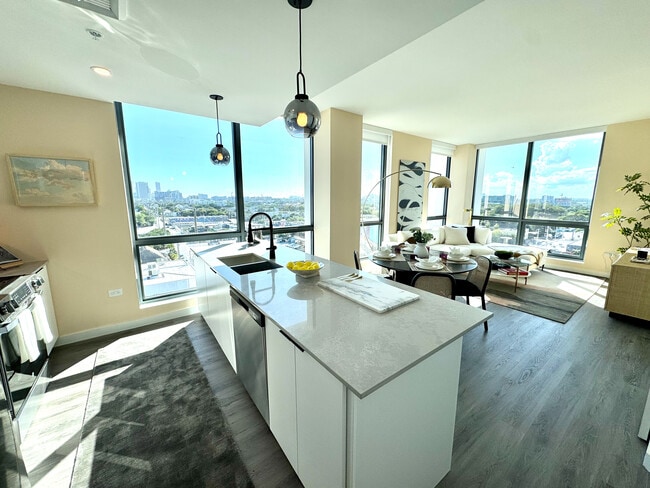 1940 NW 2nd Ct, Unit B12 in Miami, FL - Foto de edificio - Building Photo