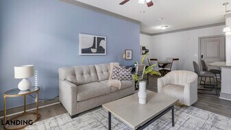 4689 Mustang Pkwy, Unit 1307 in Carrollton, TX - Building Photo