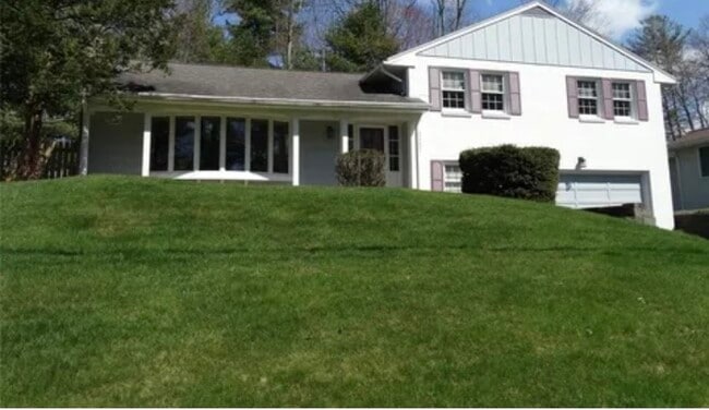 property at 2437 Rhonda Dr