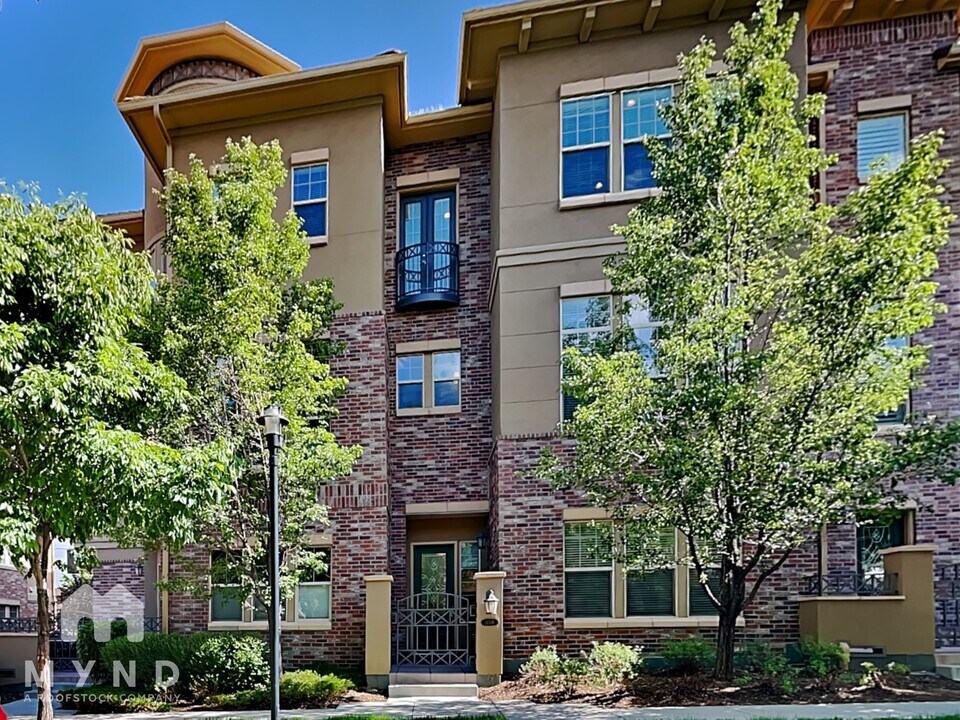 10116 Inverness Main St in Englewood, CO - Building Photo