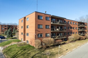 Valleyview Terrace in Hamilton, ON - Building Photo