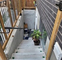 82 Keating St in Guelph, ON - Building Photo