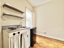 836 Sanborn Ave, Unit 202 in Los Angeles, CA - Building Photo