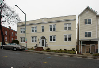 314 V St NE in Washington, DC - Building Photo - Building Photo