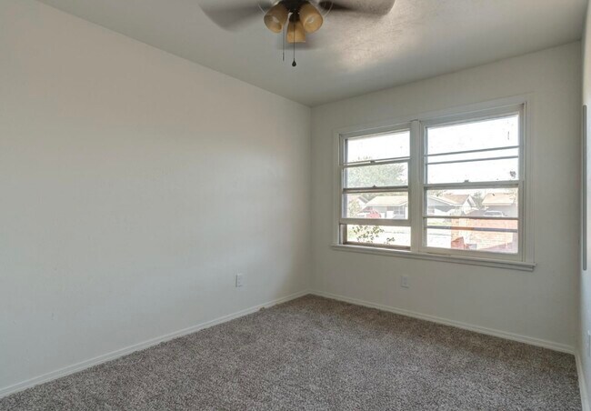 4919 9th St in Lubbock, TX - Building Photo - Building Photo