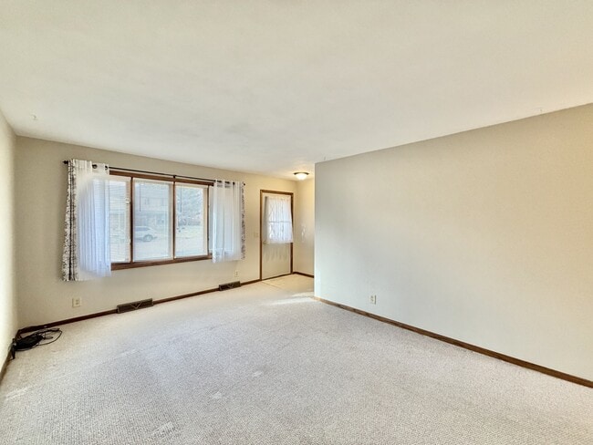 604 Margate Dr in Janesville, WI - Building Photo - Building Photo