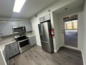 12005 SW 14th St in Miami, FL - Building Photo - Building Photo