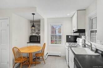 91 Ireland Pl in Amityville, NY - Building Photo - Building Photo