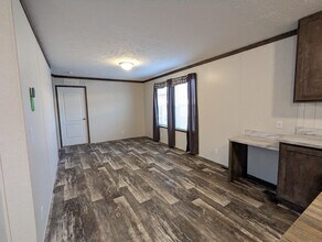 215 Colorado St in Belleville, MI - Building Photo - Building Photo
