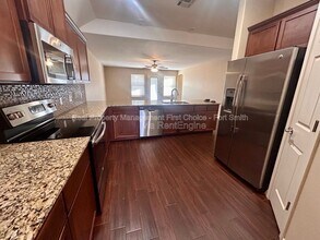 420 Ridge Point Dr in Fort Smith, AR - Foto de edificio - Building Photo