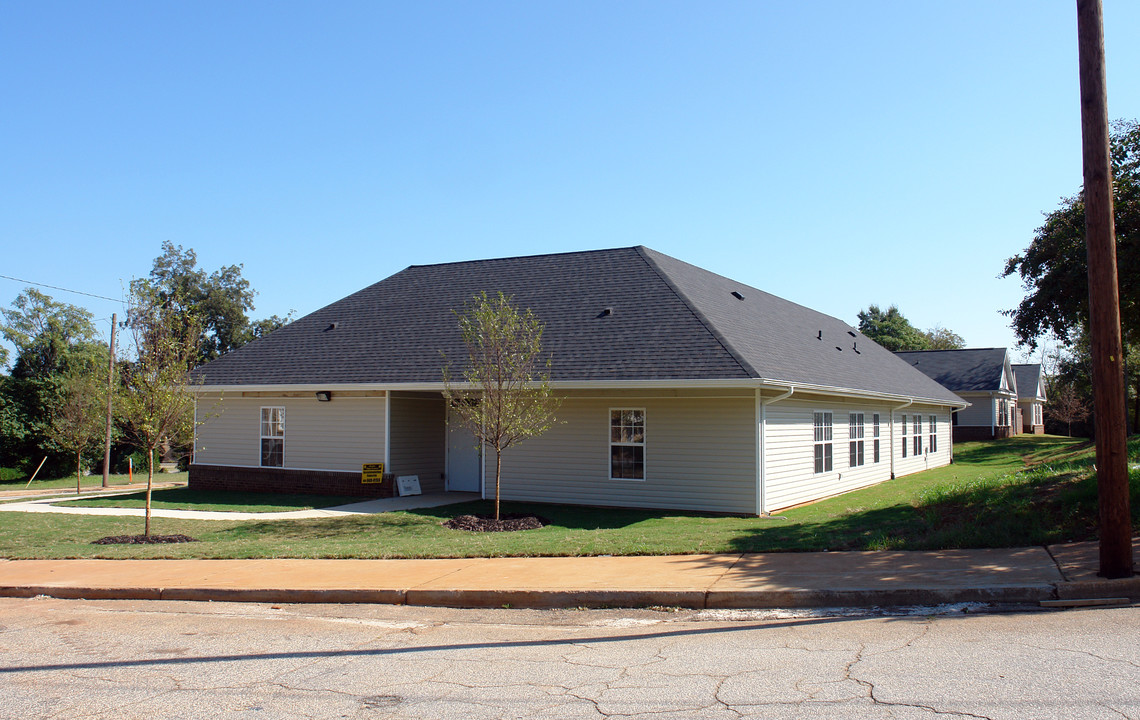 402-408 N Calhoun St in Greenville, SC - Building Photo