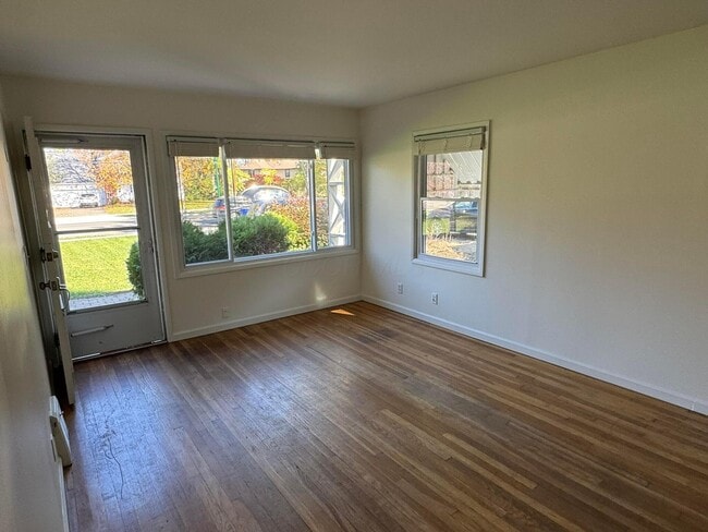 1953 Fishinger Rd in Columbus, OH - Building Photo - Building Photo