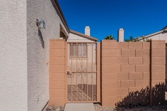 2434 N Palo Hacha Dr in Tucson, AZ - Building Photo - Building Photo