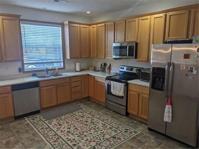 8220 Golden Valley Rd in Minneapolis, MN - Building Photo - Building Photo