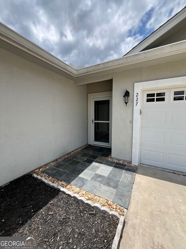 227 Royal Palms Ave in Kingsland, GA - Building Photo - Building Photo