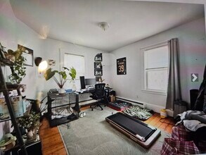 10 Allen St in Somerville, MA - Building Photo - Building Photo