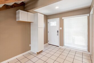 44 April Point Dr S in Montgomery, TX - Building Photo - Building Photo