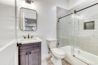 78 Roslyn Rd in Mineola, NY - Building Photo - Building Photo
