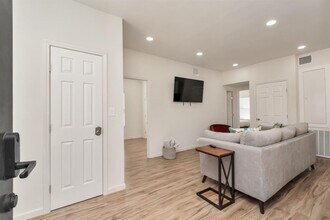 1812 Wheeler Ave in Houston, TX - Building Photo - Building Photo