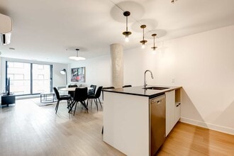 4982 Pl. de la Savane in Montréal, QC - Building Photo - Building Photo
