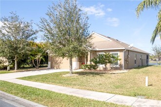 120 Amherst Ln in Sebastian, FL - Foto de edificio - Building Photo