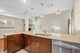 1506 Rockdale Cir in Austin, TX - Building Photo - Building Photo