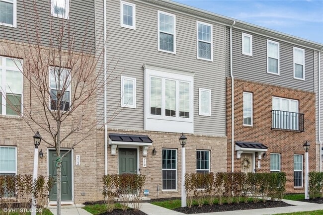 210 Gress Rd in Cranberry Township, PA - Foto de edificio - Building Photo