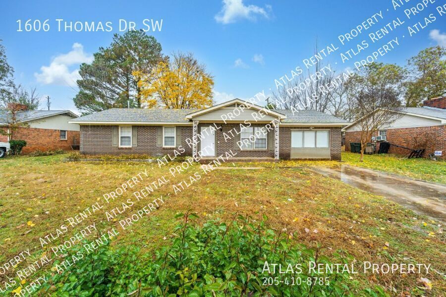 1606 Thomas Dr SW in Decatur, AL - Building Photo