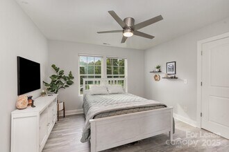 2905 Dogwood Ave in Charlotte, NC - Building Photo - Building Photo