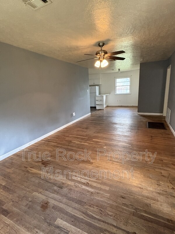 806 W 8th St in Ada, OK - Building Photo - Building Photo