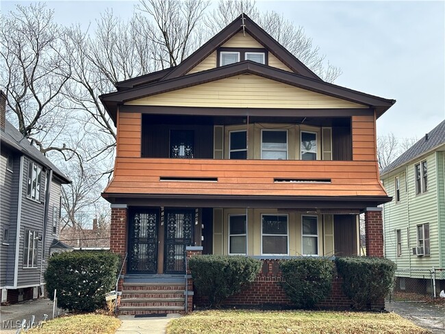property at 1247 E 137th St