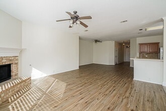 2525 Tar Heel Dr in Fort Worth, TX - Building Photo - Building Photo