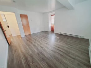 5 Christiano St in Greenwich, CT - Building Photo - Building Photo