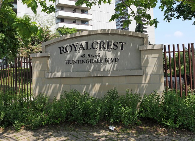 Royalcrest II in Toronto, ON - Building Photo - Building Photo