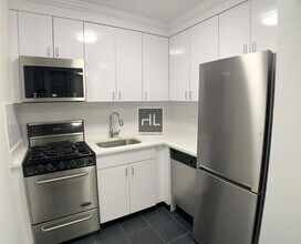 E 16 ST in New York, NY - Building Photo - Building Photo