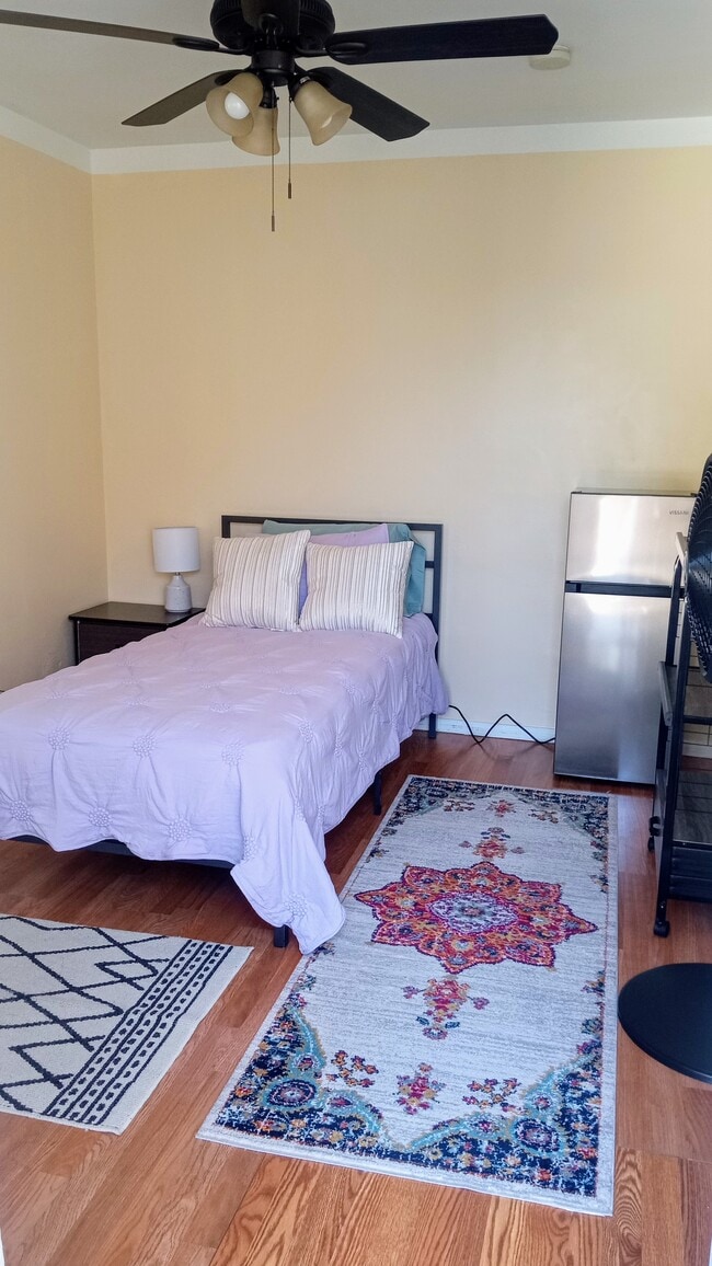 2403 W Verdugo Ave in Burbank, CA - Building Photo - Building Photo