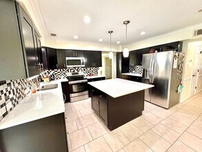 3917 Larchwood Dr in Virginia Beach, VA - Building Photo - Building Photo
