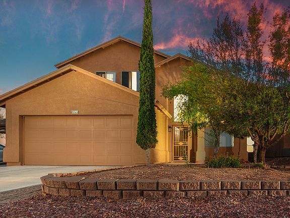 8844 E Meadow Spring Pl in Tucson, AZ - Foto de edificio